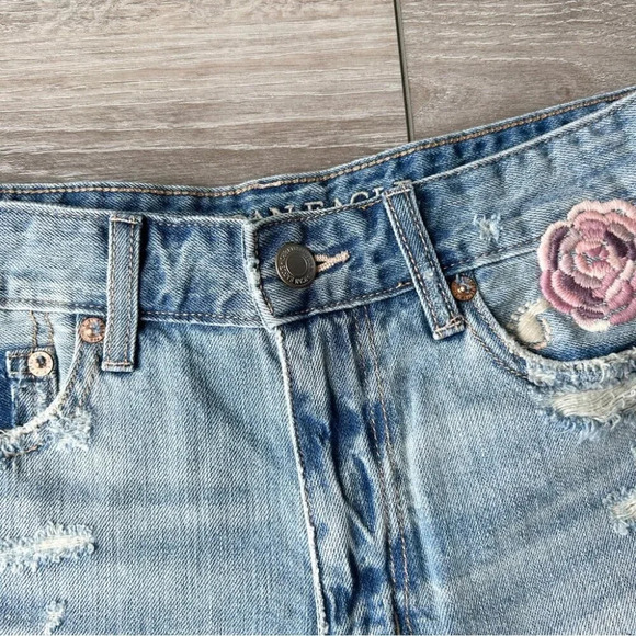 AEO High Rise Festival  Floral Embroidery Distressed Jean Shorts - Picture 5 of 12